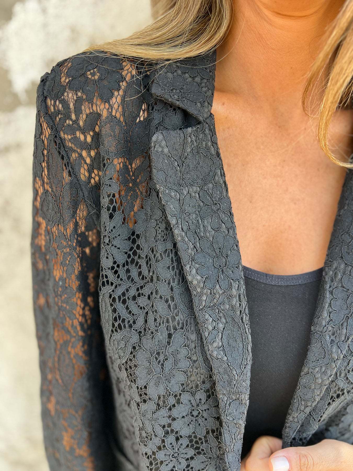 Lena | Blazer de encaje transparente con estructura elegante