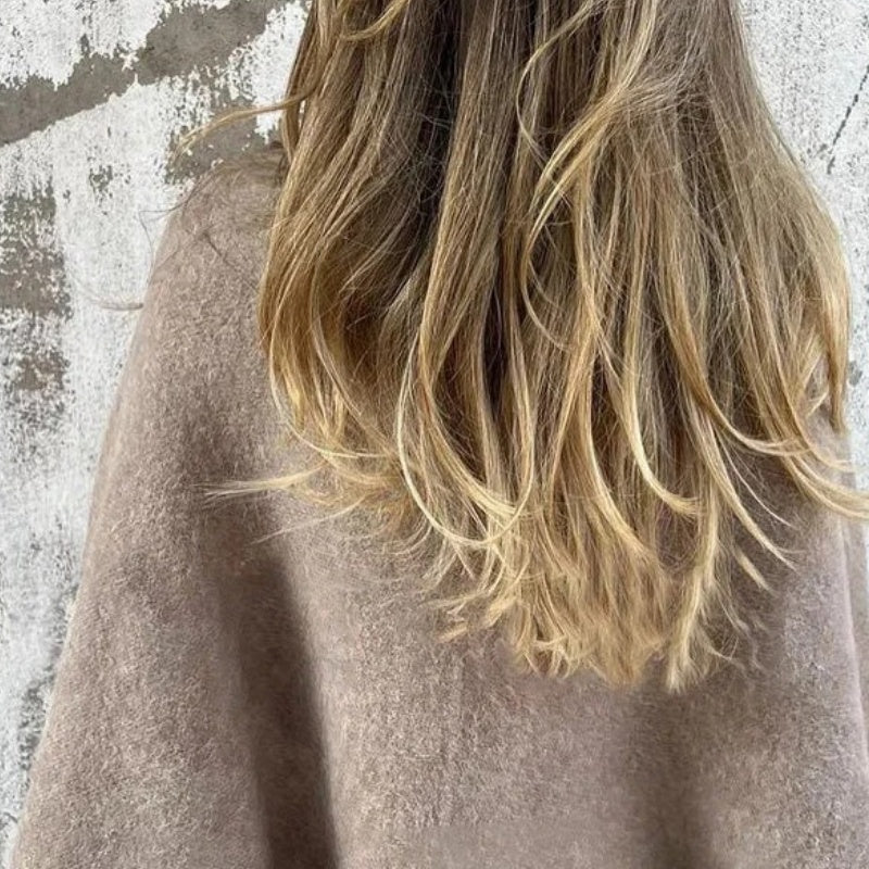 Elise™ - Chamarra corta con elegantes mangas acampanadas
